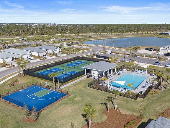 Crescent Lakes Amenity