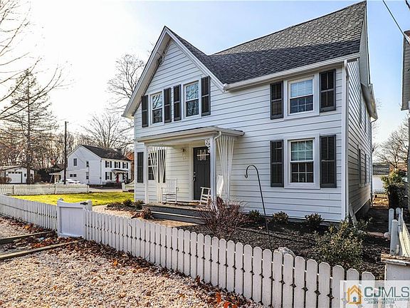 3rd image of 50 Franklin Ave