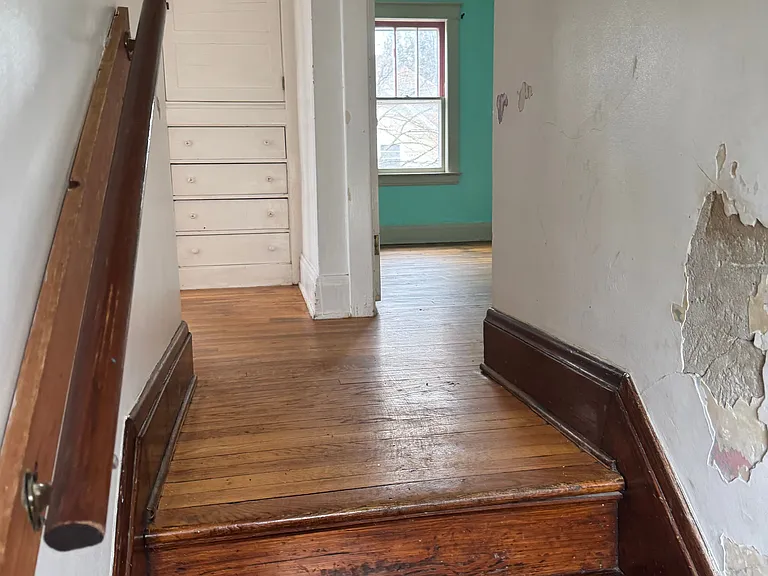 708 Hancock St — Photo 11