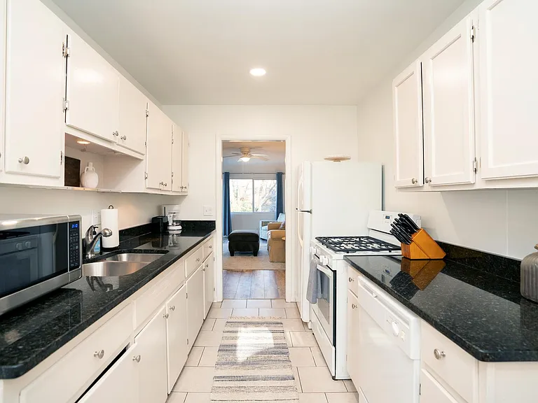 Kitchen/Dining area