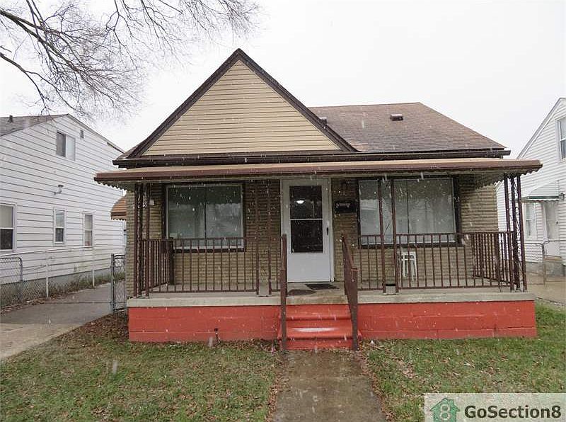 1st image of 28311 Hillview St