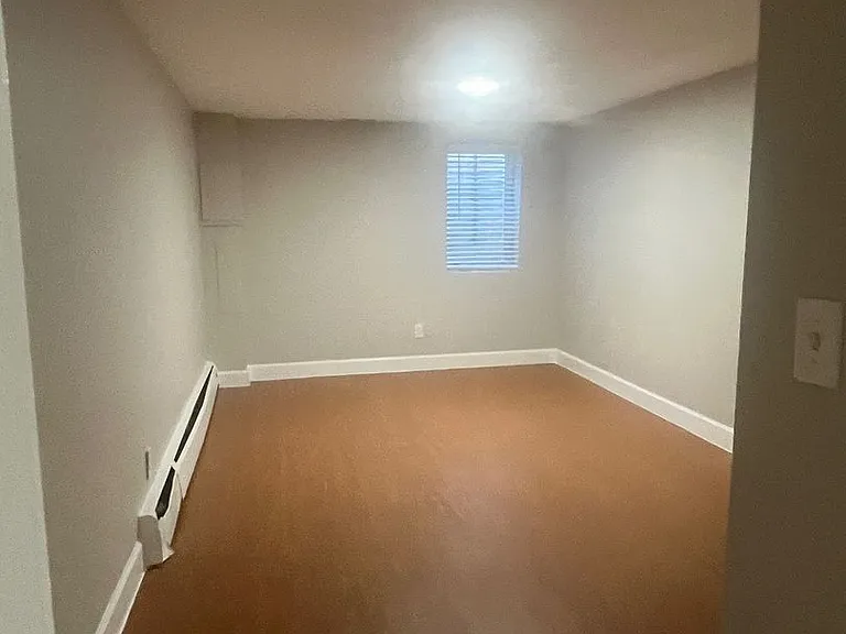 1592 Boston St — Photo 5