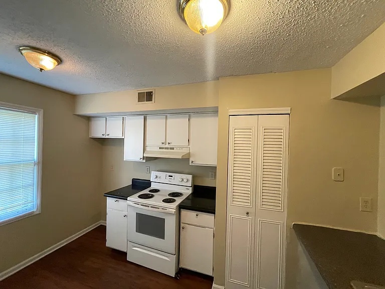 3751 Cambridge Station Dr — Photo 10