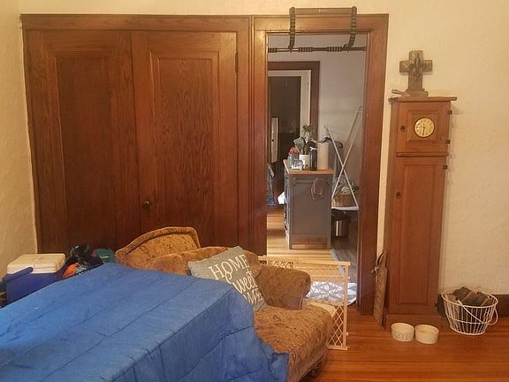 2nd image of 2704 Blaisdell Ave S #106