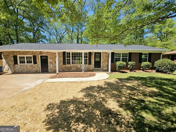 1315 Greenview Dr, Griffin, GA 30224