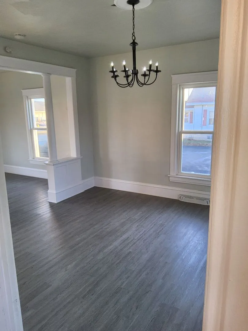 Old world charm with modern amenities — Photo 4