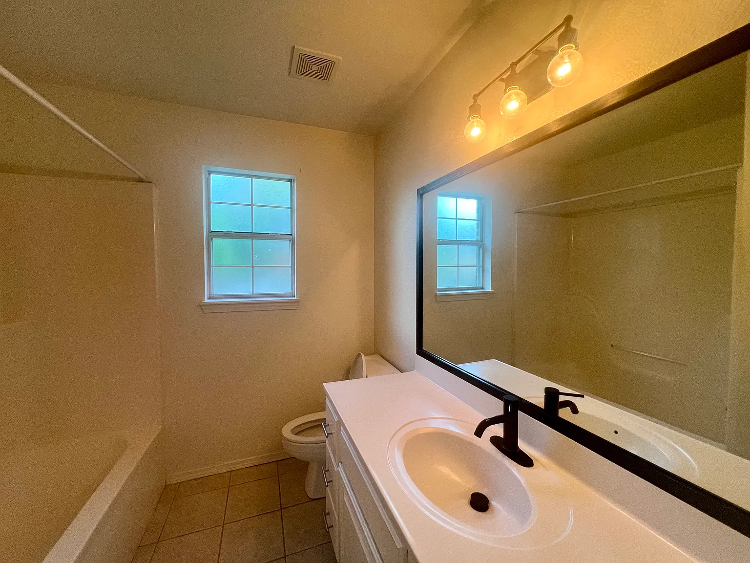 531 Walker Street - 1 — Photo 4