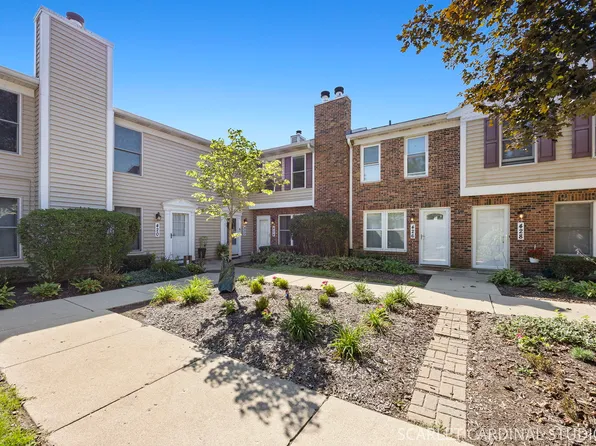 424 Kensington Ct, Naperville, IL 60563