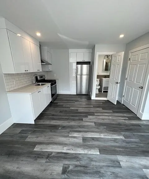 22 Lawrence Ave #5 — Photo 10