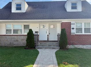 92 S Fulton St, Westbury, NY 11590