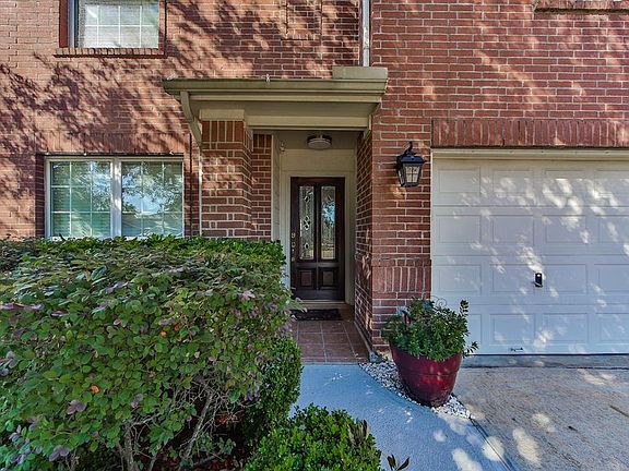 3rd image of 8402 Tararin Ln