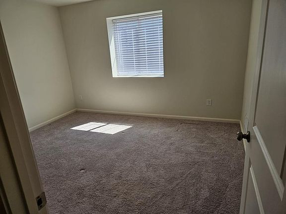 4th image of 312 High Peak Pl