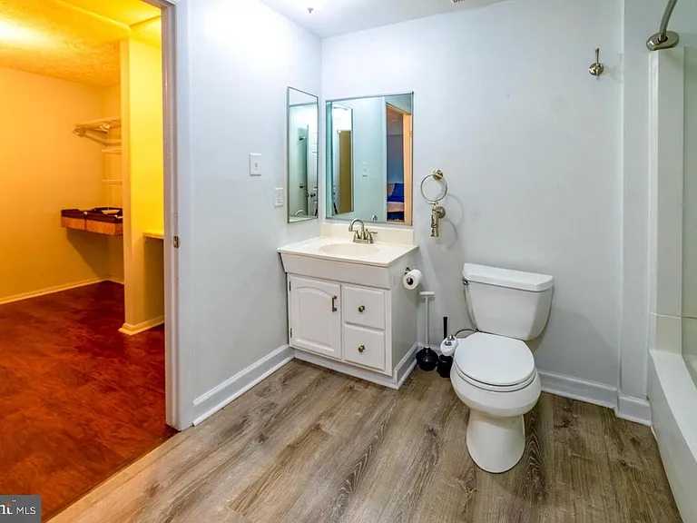 249 Canfield Ter — Photo 2