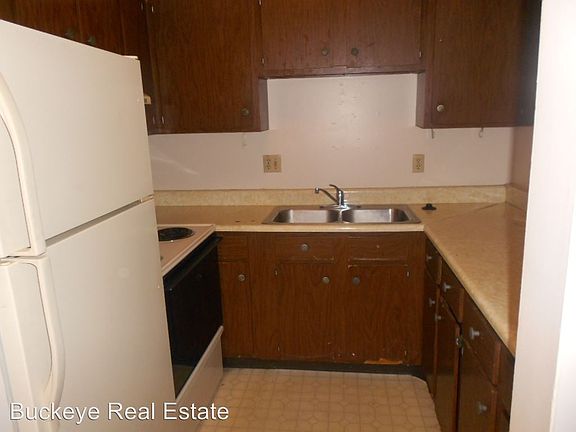 4th image of 130 W Maynard Ave APT 2D