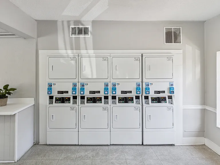 Fairway Club Apartments — Photo 19