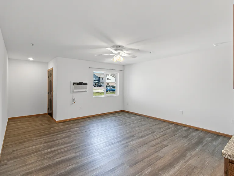 1440-1450 Peterson Dr — Photo 26