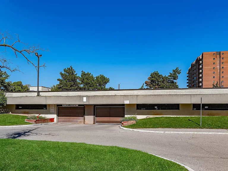 6720 Glen Erin Dr #913 — Photo 41