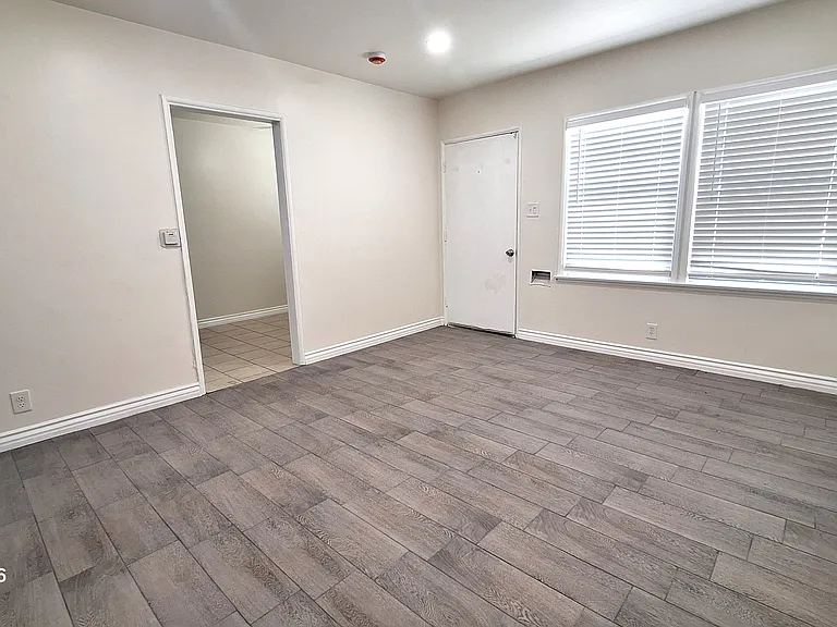 4033 W El Segundo Blvd #D — Photo 7