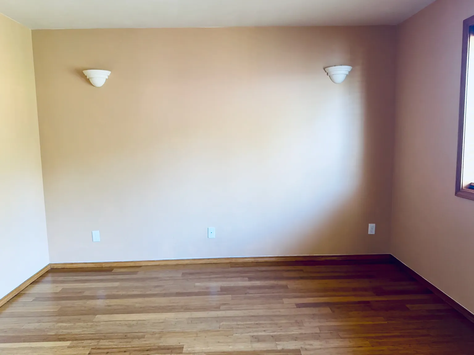 4 bed, 2.5 bath, 2000 sqft, $3,400 — Photo 4