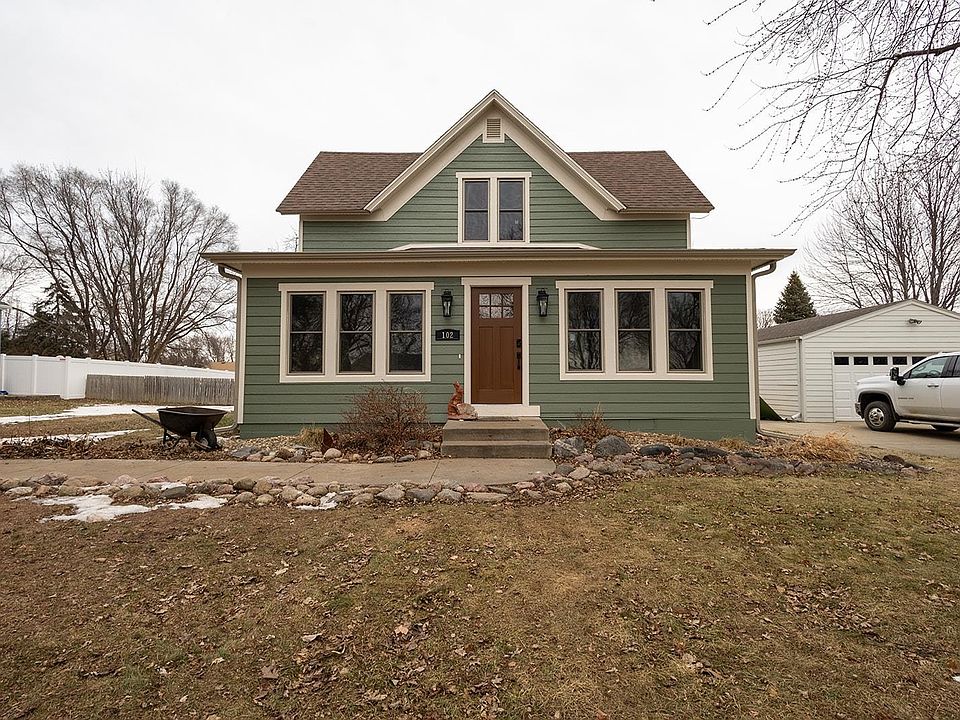 1st image of 102 S Vandemark Ave