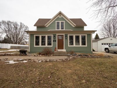 102 S Vandemark Ave, Hartford, SD, 57033