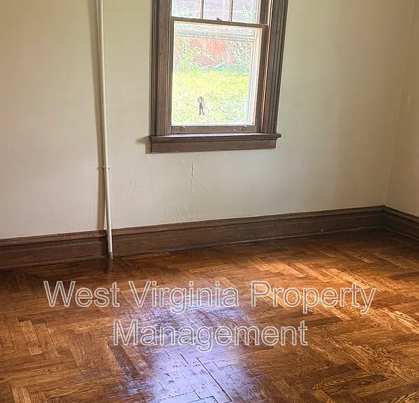 102 Temple St — Photo 11