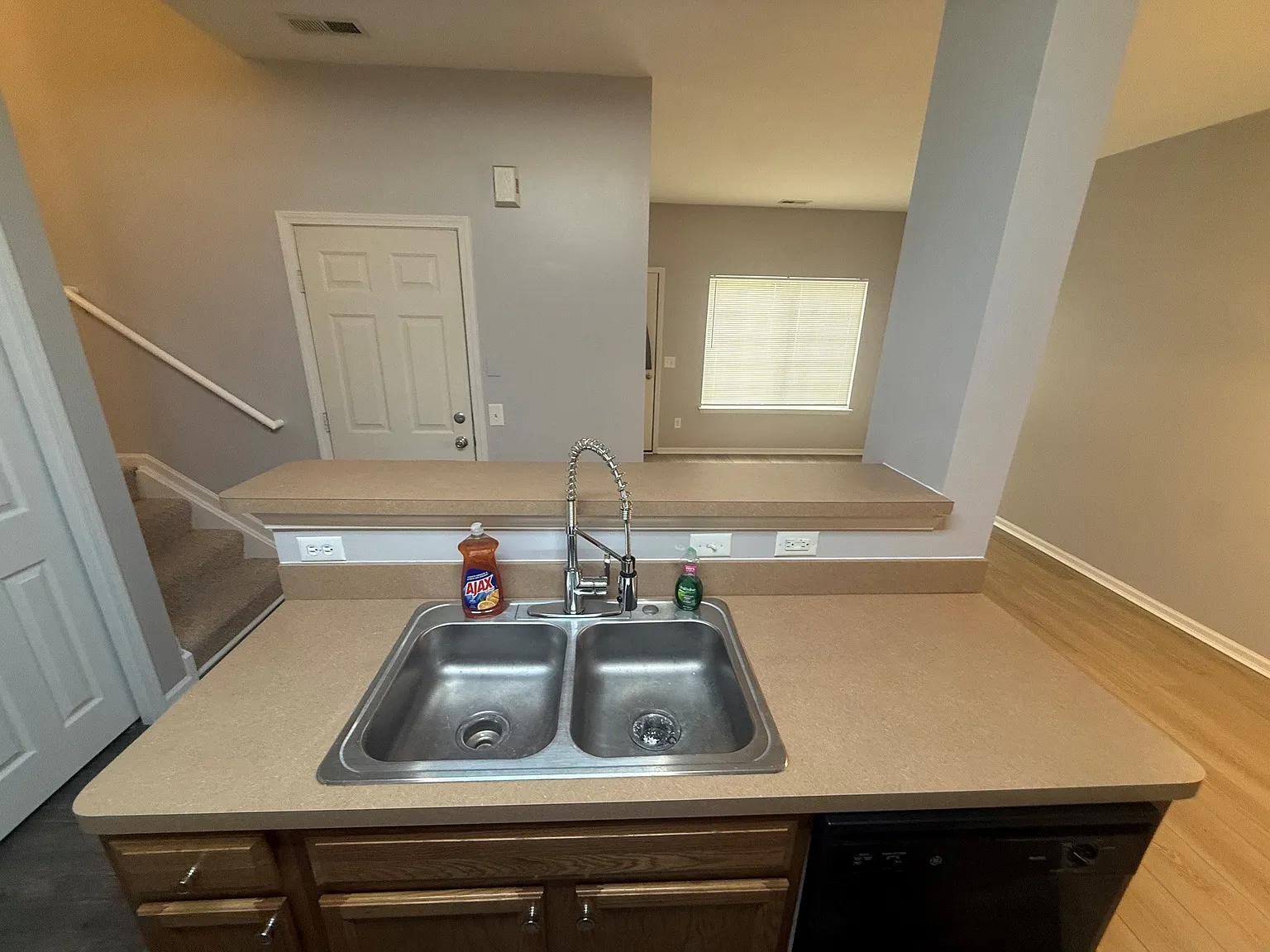 2 bed, 1.5 bath, 1078 sqft, $1,500 — Photo 4