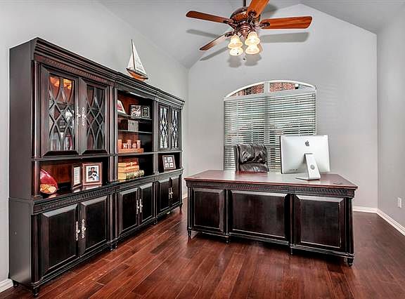 4th image of 504 Sage Ct