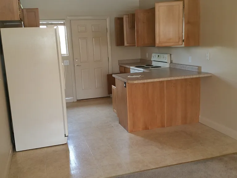 700 N Main E 6/h 4/h 5/h #8 — Photo 20