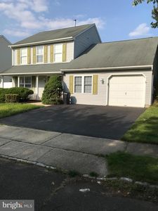 11 Sunflower Ln, Hamilton, NJ, 08620