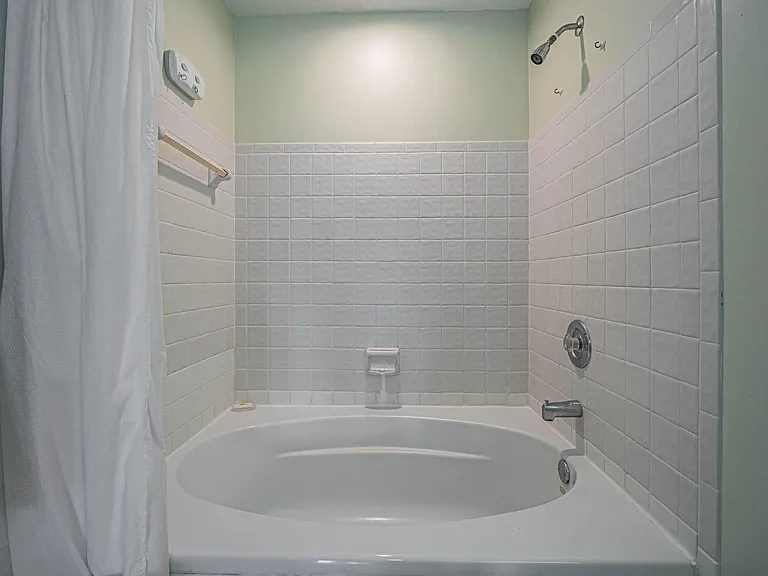 5060 Harmony Cir #105 — Photo 25