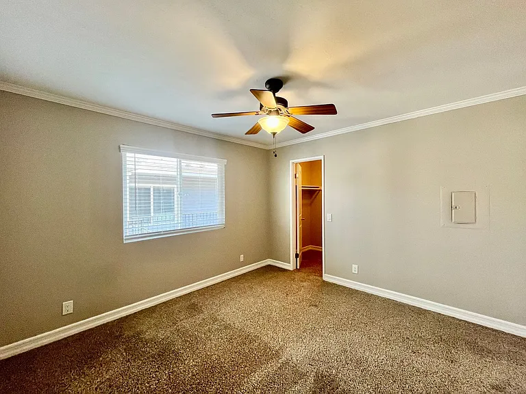 3735 & 3745 Pershing Ave — Photo 9