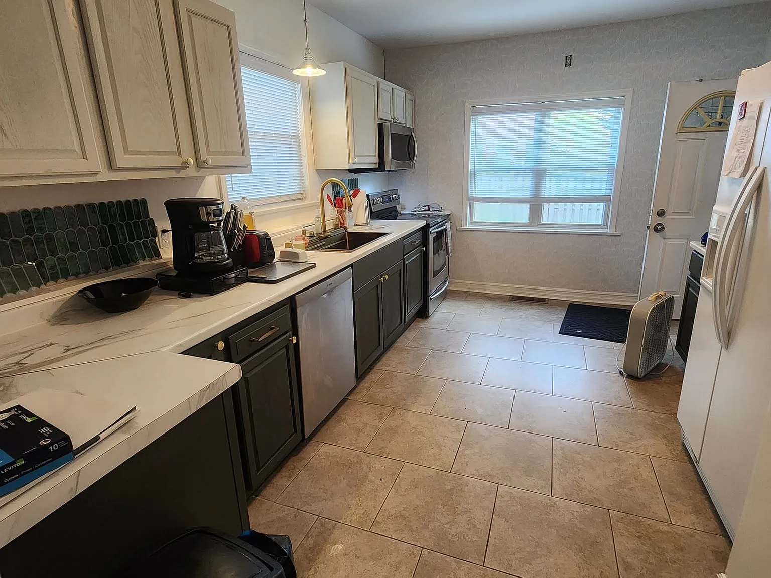 3 bed, 1600 sqft, $750 — Photo 2