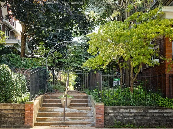 4 Arlington Ct, Charleston, WV 25301