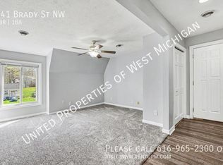 341 Brady St NW, Comstock Park, MI 49321