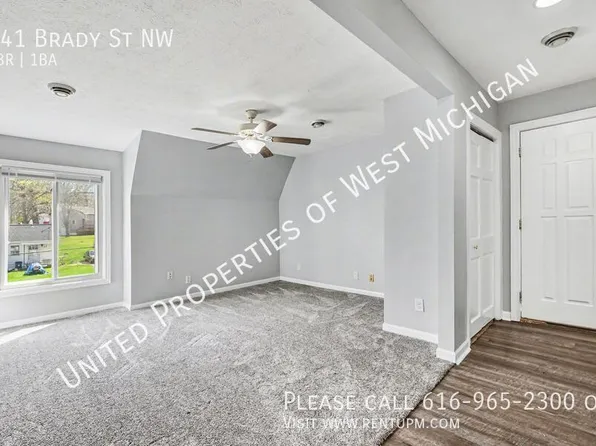 341 Brady St NW, Comstock Park, MI 49321