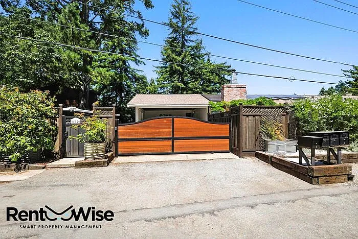 3 bed, 3.0 bath, 2040 sqft, $6,500 — Photo 1