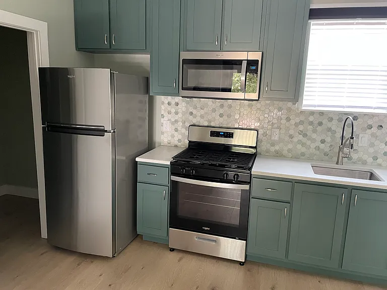 112 Glenwood Ct #2 — Photo 16