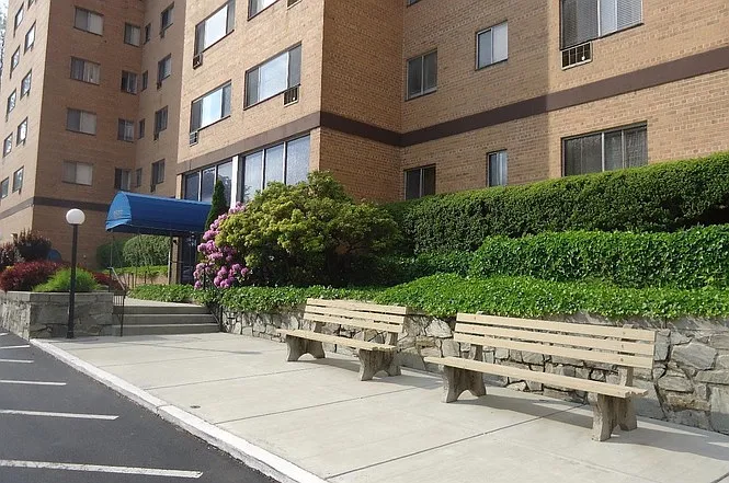 2 bed, 1092 sqft, $1,645 — Photo 2