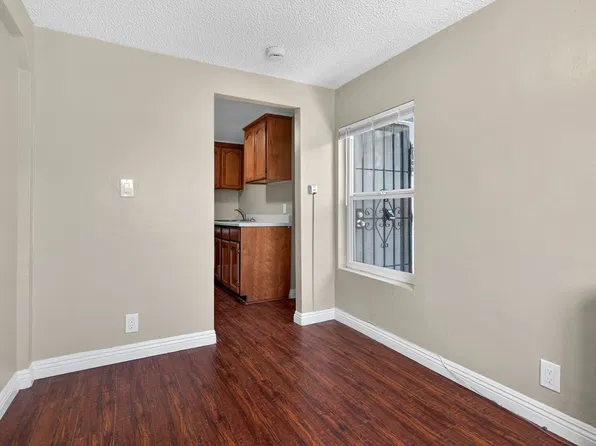 429-431 East 49th St., 429 E 49th St #431-1/4, Los Angeles, CA 90011