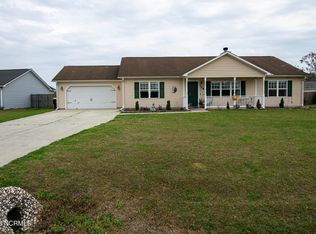 106 Spain Dr, Hubert, NC 28539