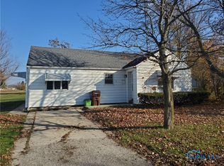 49 Hickory St, Defiance, OH 43512