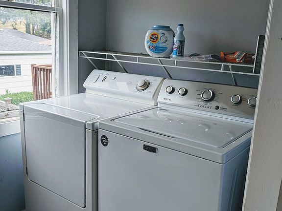 4th image of 3725 N Sacramento Ave #1