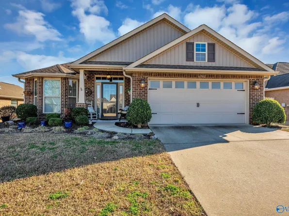 6902 Breyerton Way, Owens Cross Roads, AL 35763