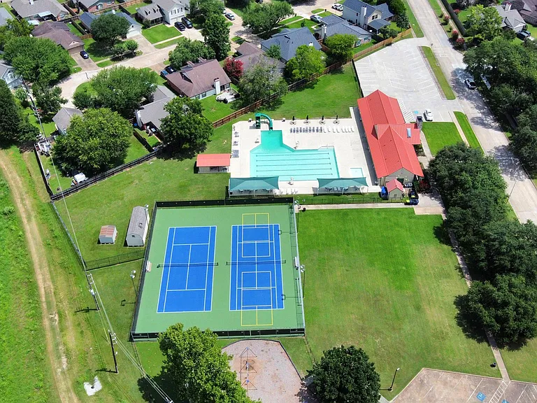 10503 Great Plains Ln — Photo 34