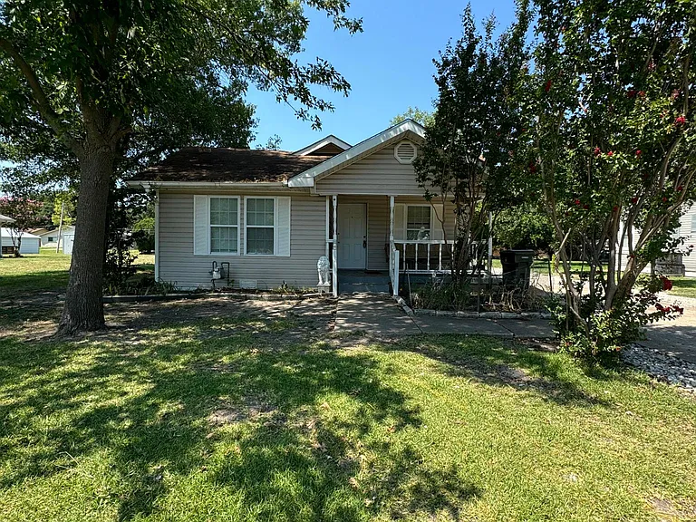 4309 Connie Dr — Photo 2