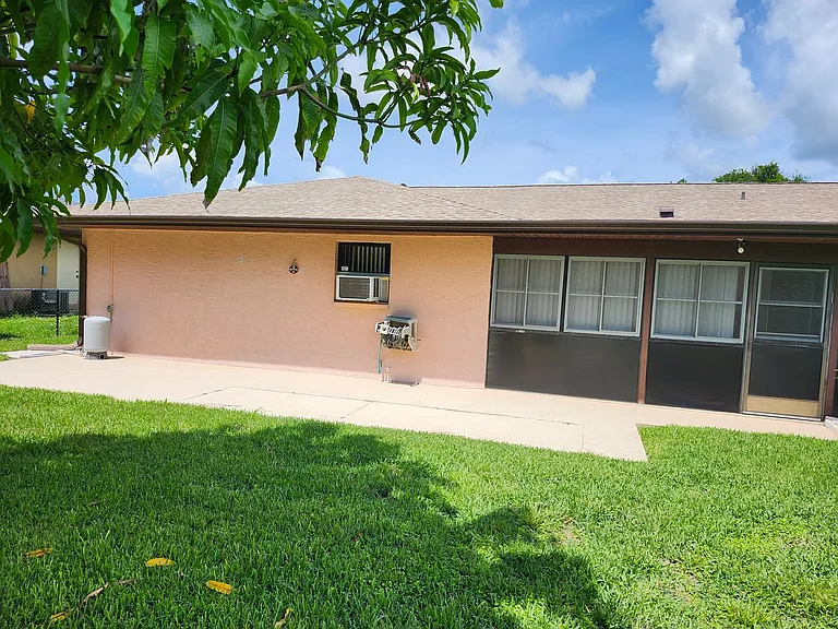3280 Glencove St — Photo 23