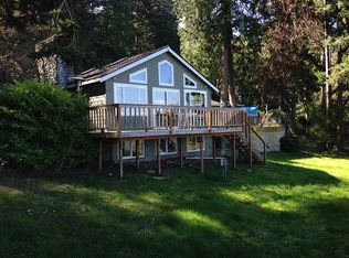1697 Northbluff Rd, Coupeville, WA 98239