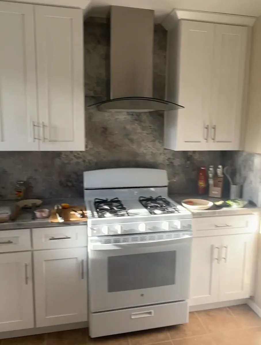 Building Photo - 3930 Roxanne Ave #10