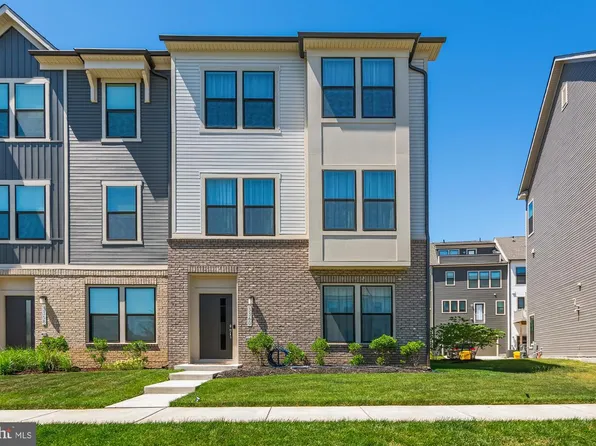 3360 Cormorant Dr, Laurel, MD 20724